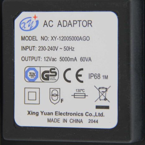 Muuntaja 12 V 60 W